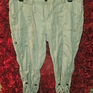 Mudd Junior's Olive Green Cargo Capri Pants Size 13
